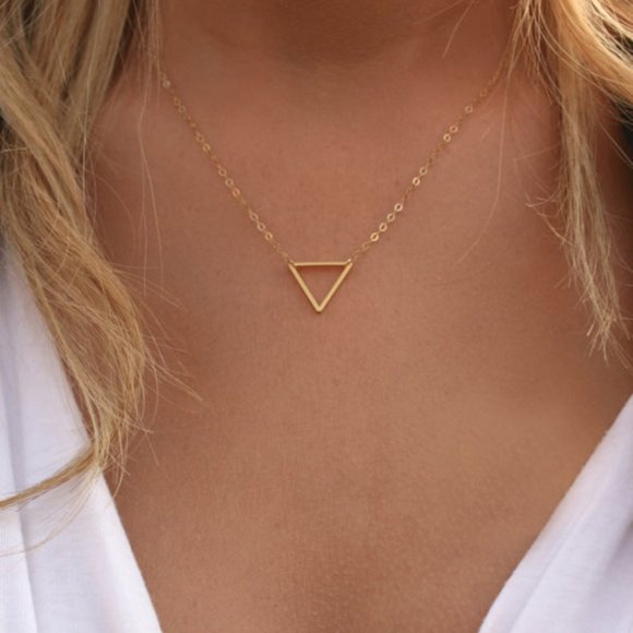 ❤️ 3/$30 Dainty Triangle Necklace - Picture 4 of 6